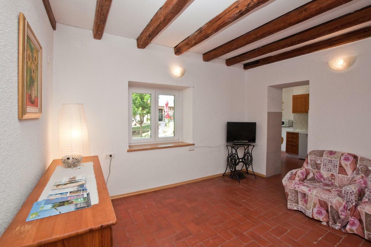 Гостьовий будинок Country House Gazon Smarje  Екстер'єр фото